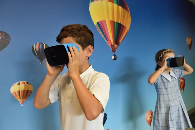 Beyond the Screen: How Augmented Reality Is Reshaping Ecommerce Design - Ecom Directory Beyond the Screen: How Augmented Reality Is Reshaping Ecommerce Design - Ecom Directory